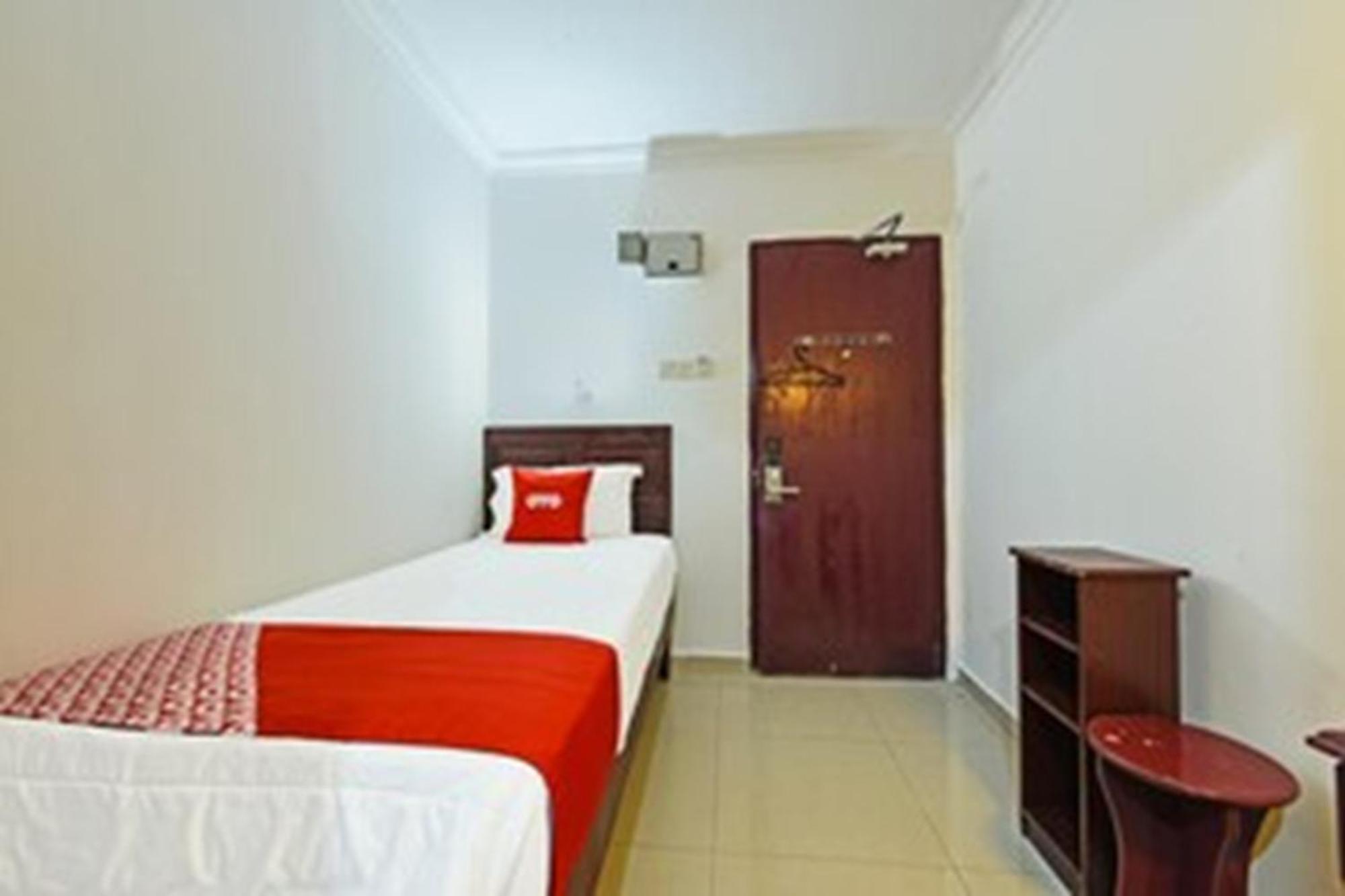Super Oyo 90572 J Hotel Masjid India กัวลาลัมเปอร์ ภายนอก รูปภาพ